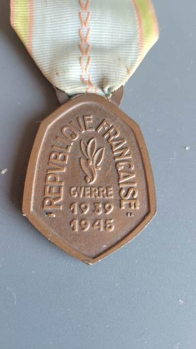 嘉宝良覃世界勋赏第18期拍卖 法国二战胜利奖章