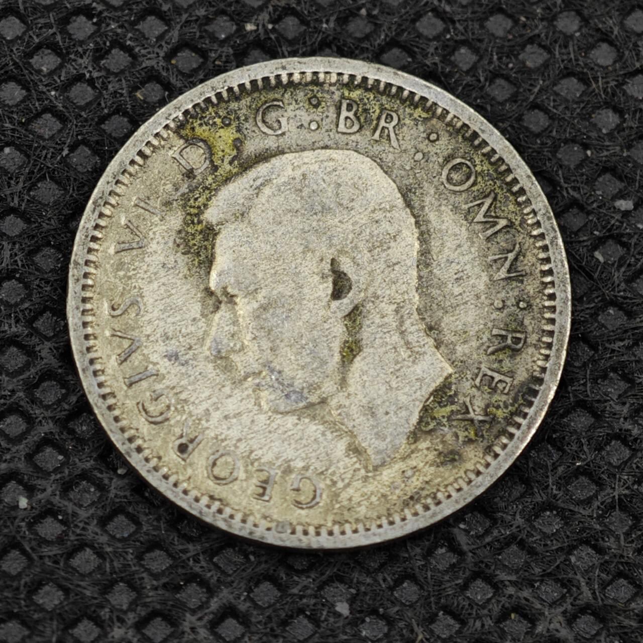 【淘币小摊】限时拍第八百二十四拍  小银币场  满百包邮可预留两周  周一统一发货        英国1942年乔治六世3便士银币