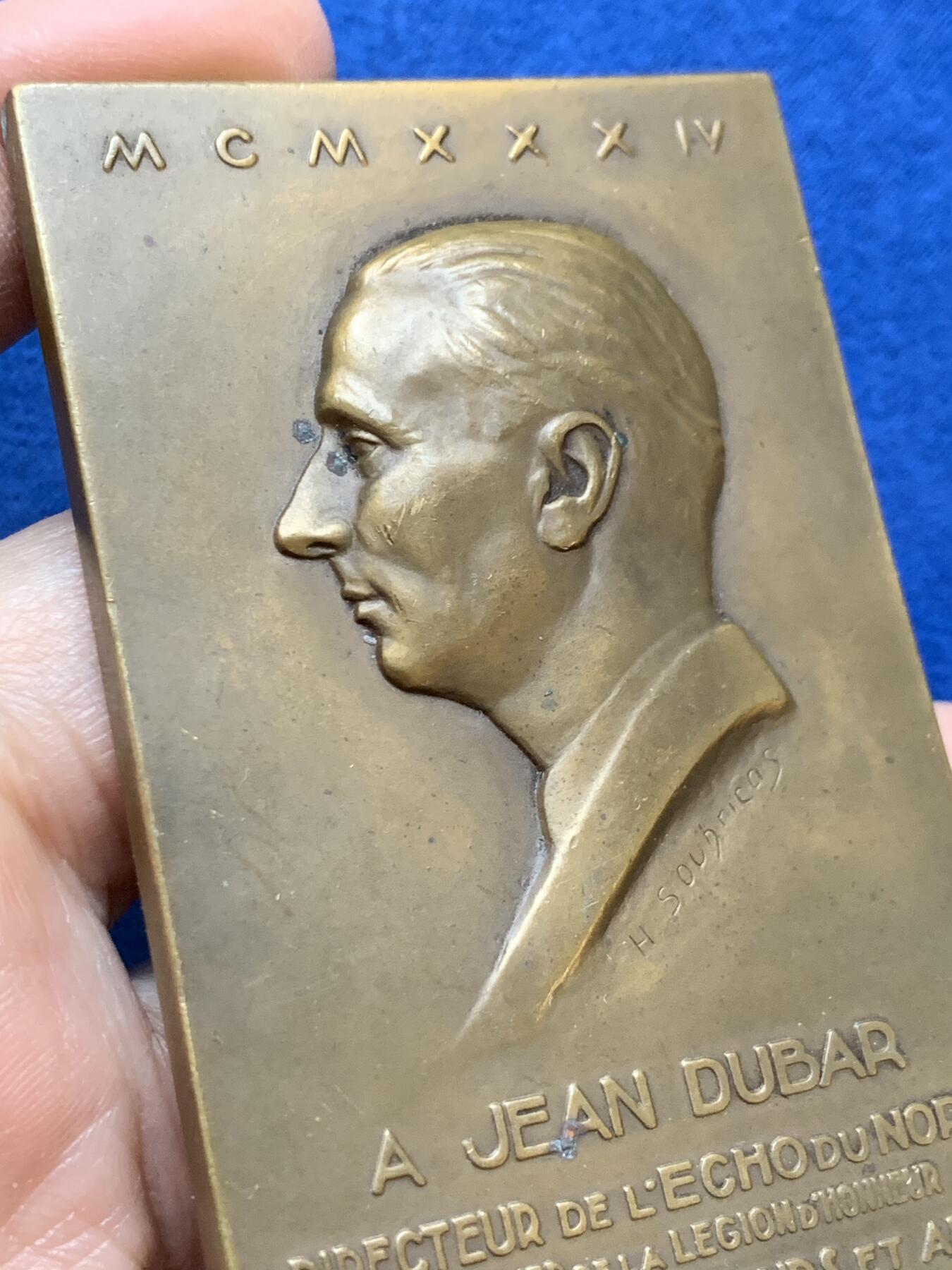 《竞宝斋》第445场 周日，周一，2场连拍 （全场包邮） 法国方形大铜章，重186.5克，直径52.5*80.8mm，作者Soubricas