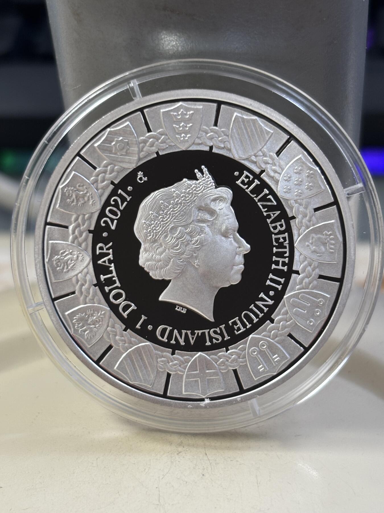 第185期拍卖 纽埃2021年亚瑟王传奇系列2湖女之剑31.1克精制银币，999银，发行1000枚