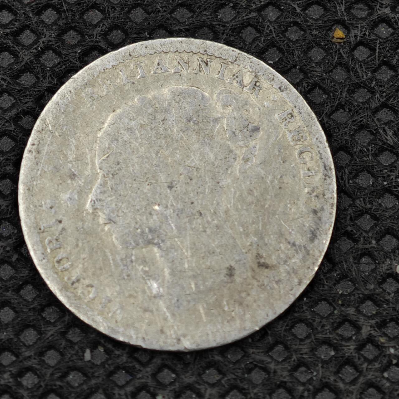 【淘币小摊】限时拍第八百二十四拍  小银币场  满百包邮可预留两周  周一统一发货    英国1881年维多利亚3便士银币 