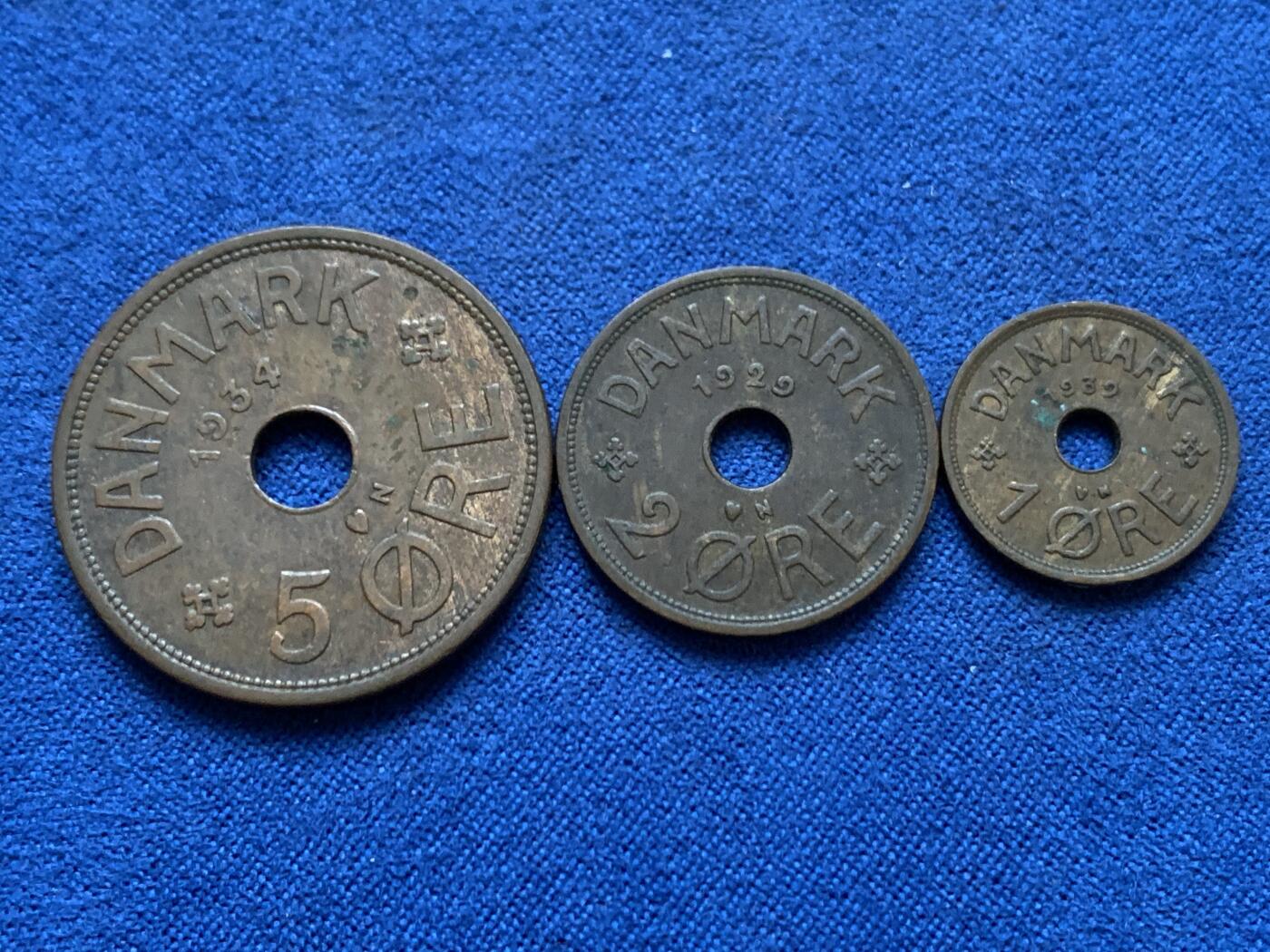 《竞宝斋》第445场 周日，周一，2场连拍 （全场包邮） 三枚一组 丹麦1/2/5欧铜币