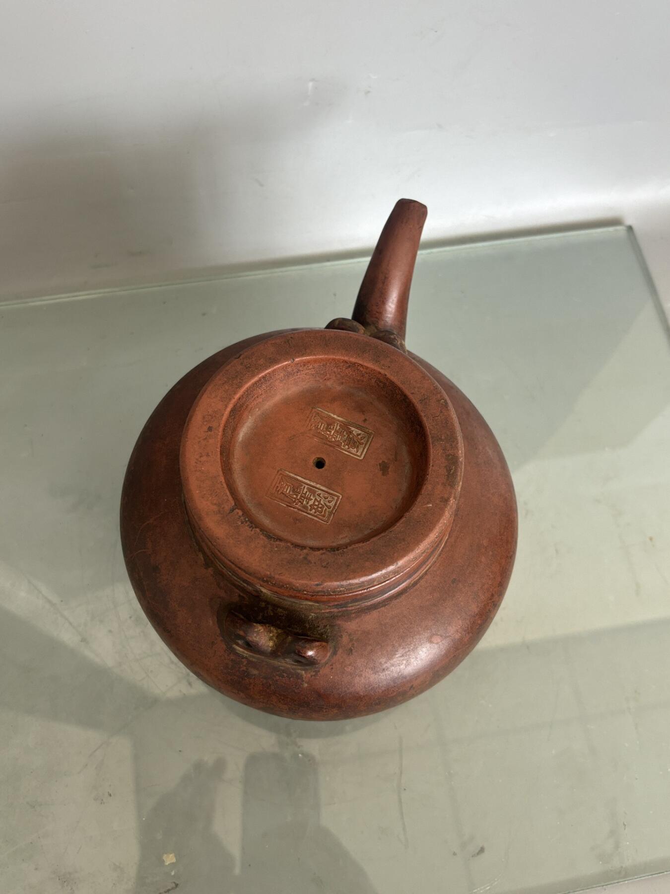 包老到代紫砂壶一把完好如图