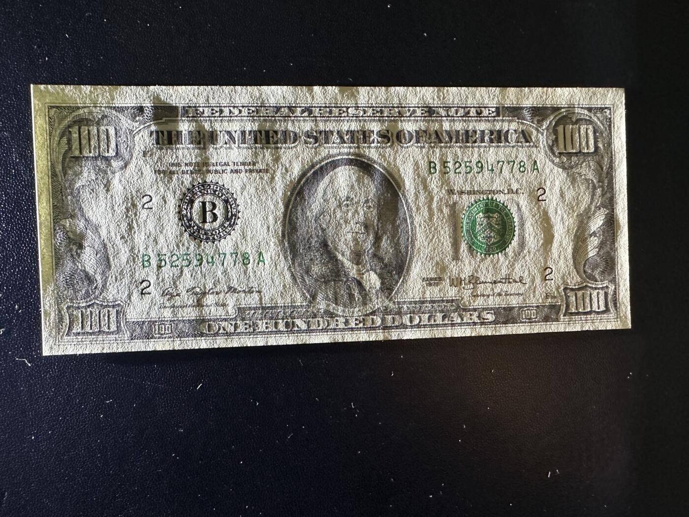 《外钞收藏家》第五百九十二期（精选场）（本平台长期征集拍品、欢迎藏友们联系合作） 1977年美国小头版100美元 UNC-