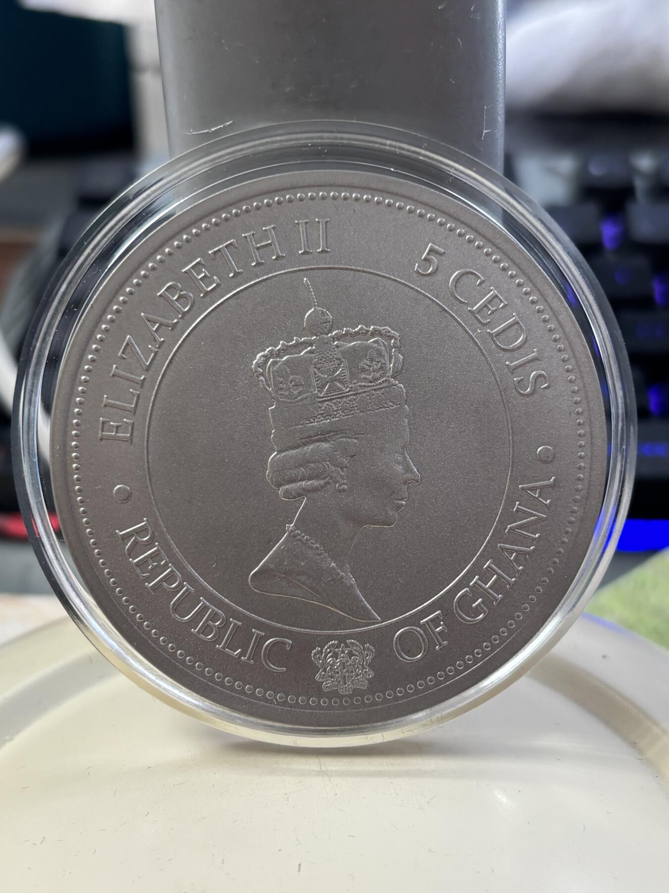 第185期拍卖 加纳2017非洲动物跳羚羊1盎司60毫米纪念彩钛币，发行1999枚