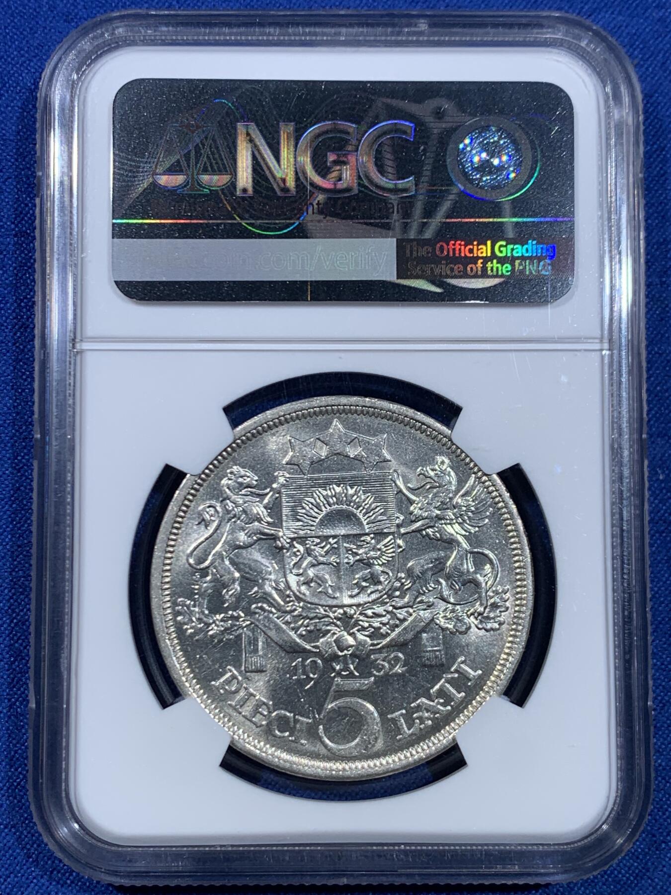 《竞宝斋》第445场 周日，周一，2场连拍 （全场包邮） NGC MS61 拉脱维亚 1932年 5拉特 银币 最少见的发行年份 经典民族少女图案 光度漂亮 细节也好