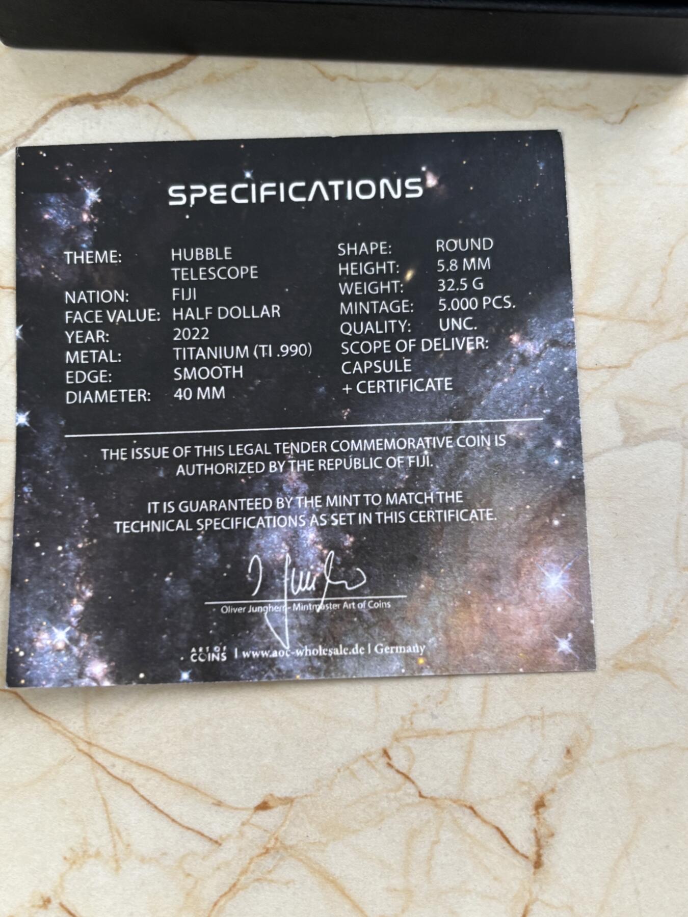 第185期拍卖 斐济2022年哈勃望远镜彩色钛金属纪念币，塑料盒有破
