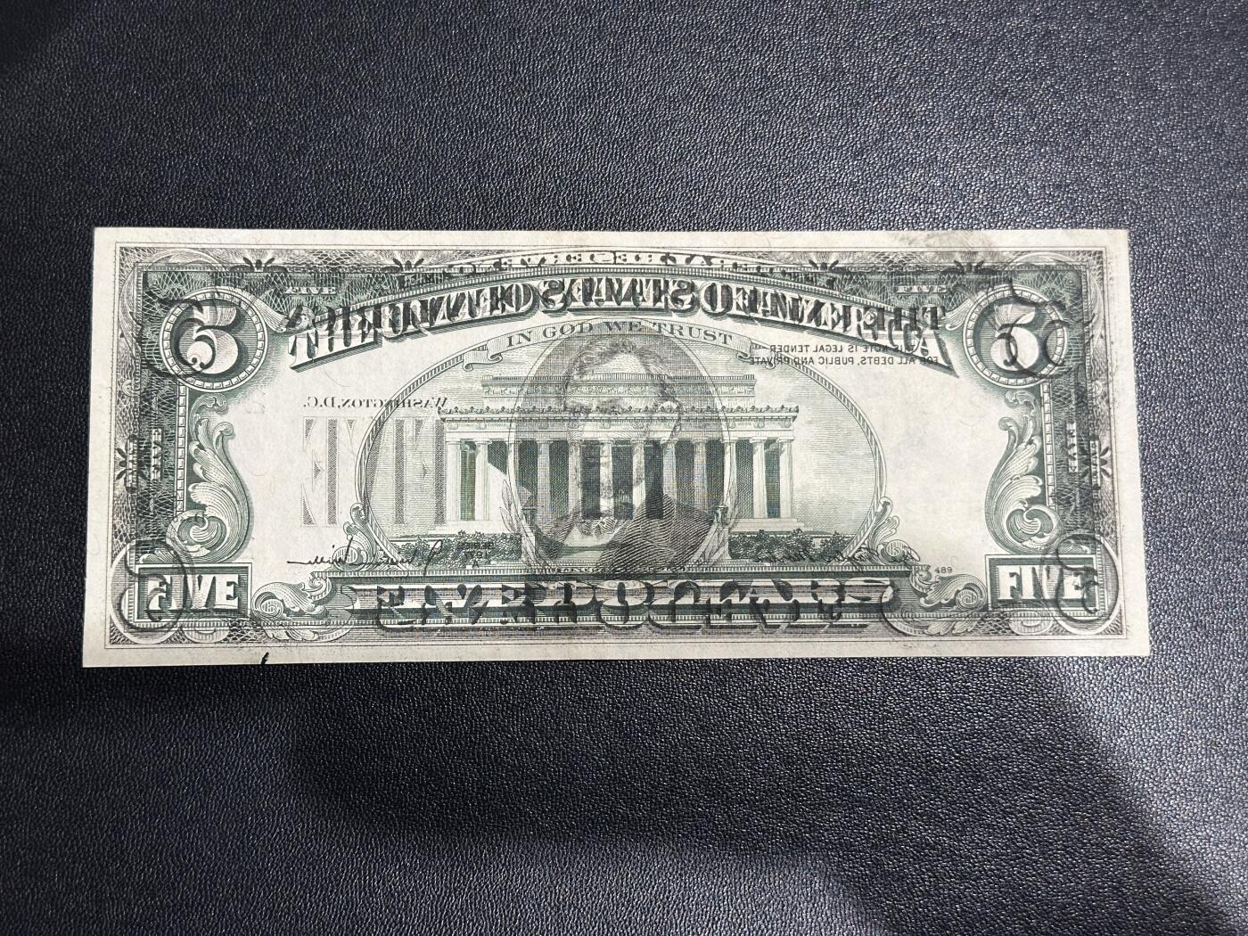 《外钞收藏家》第五百九十二期（精选场）（本平台长期征集拍品、欢迎藏友们联系合作） 1977年美国小头版5美元 非全新 品相如图