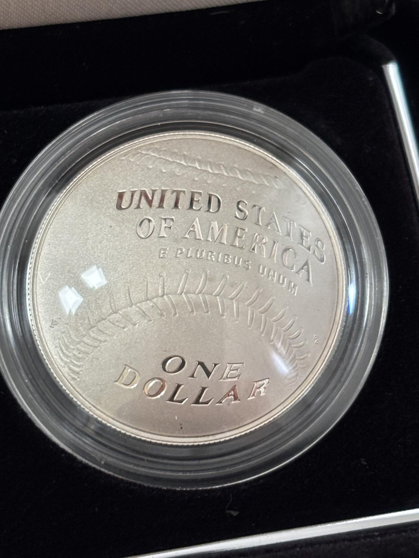 第185期拍卖 获奖美国2014年棒球名人堂75周年弧面曲面银币，26.73克，900银，有氧化