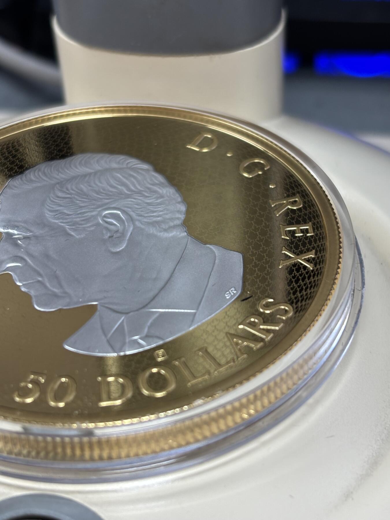 第185期拍卖 加拿大2025年枫叶银币多面雕刻镀金纪念5盎司银币，9999银，发行2000枚