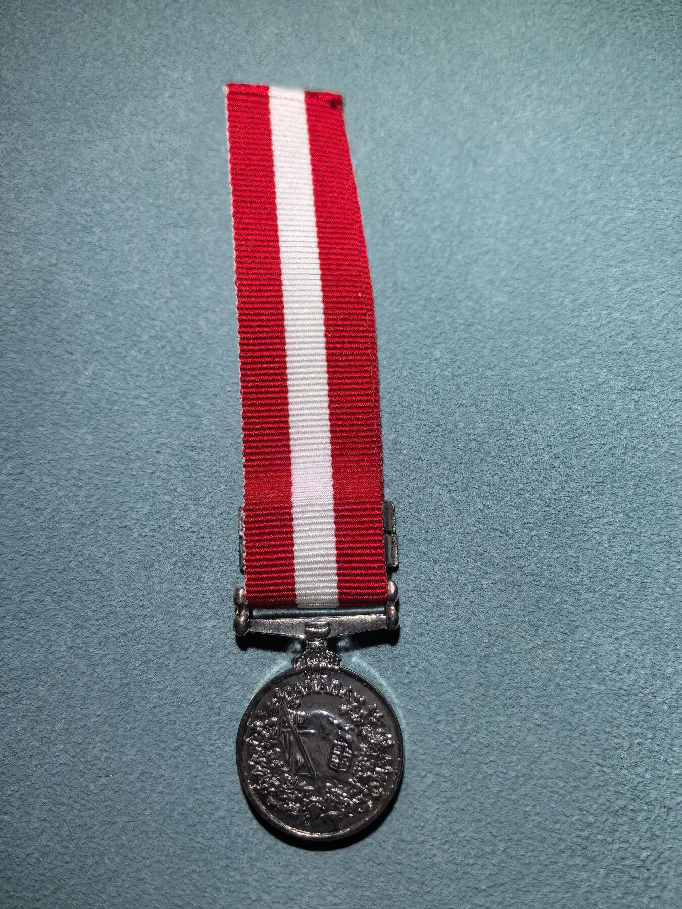 盛世勋华——号角文化勋章邮票专场拍卖第292期 英国加拿大一般服役奖章迷你章 带两条勋条 极为少见