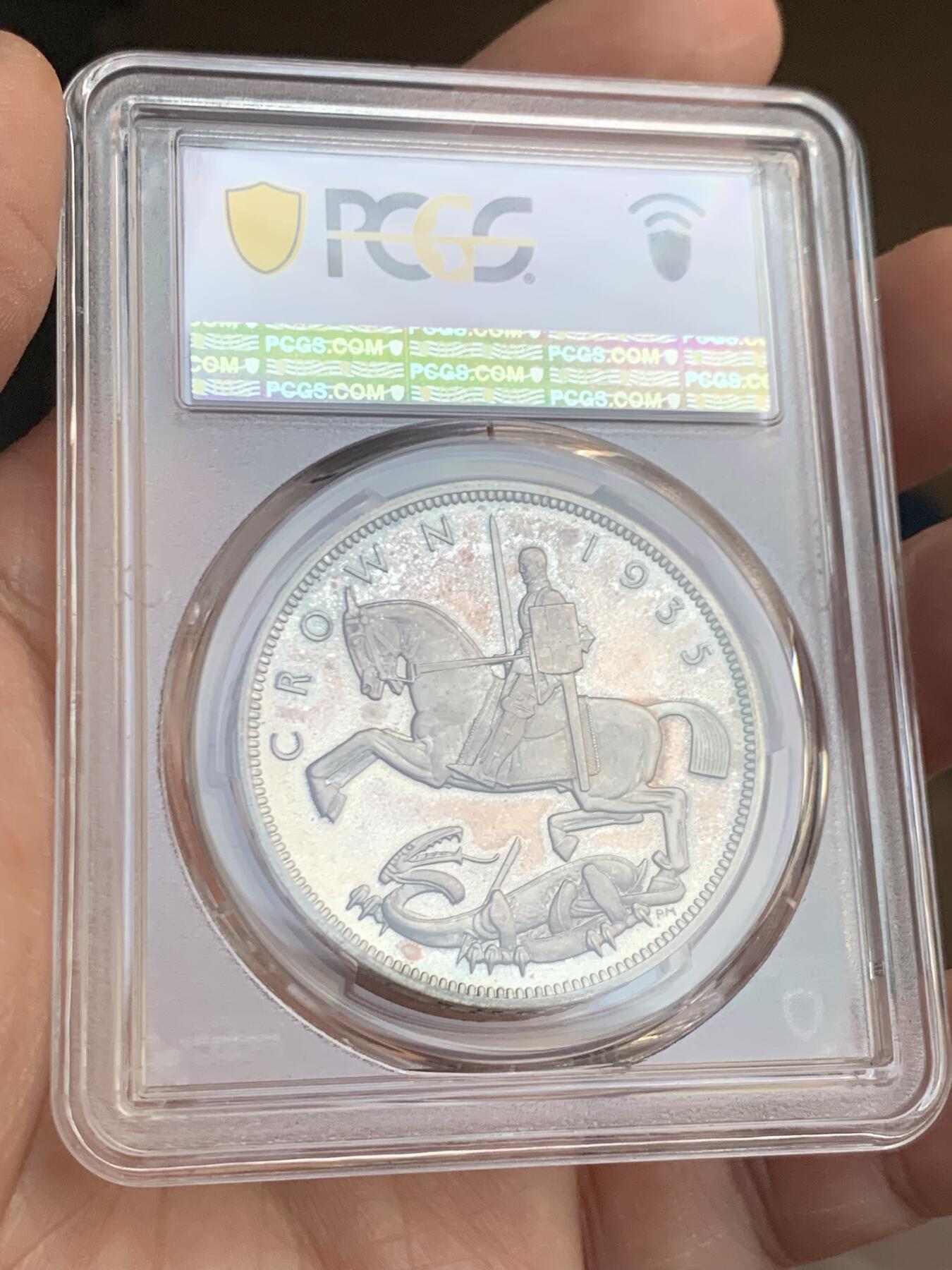 《竞宝斋》第445场 周日，周一，2场连拍 （全场包邮） PCGS PR64CAM 英国1935年精制木马剑，浮雕版，铸量2500枚，人像犀利，背面图案深刻，带原盒。