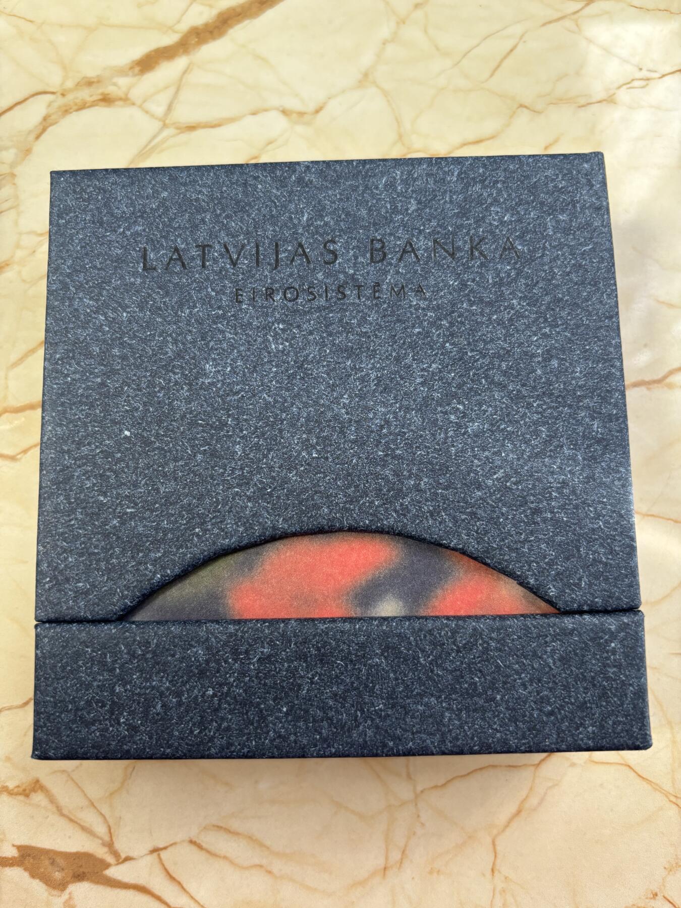 第185期拍卖 获奖拉脱维亚2023年里加时尚女性双面彩纪念银币，999银，22克，发行3000枚，获克劳斯2024年度最佳艺术币大奖