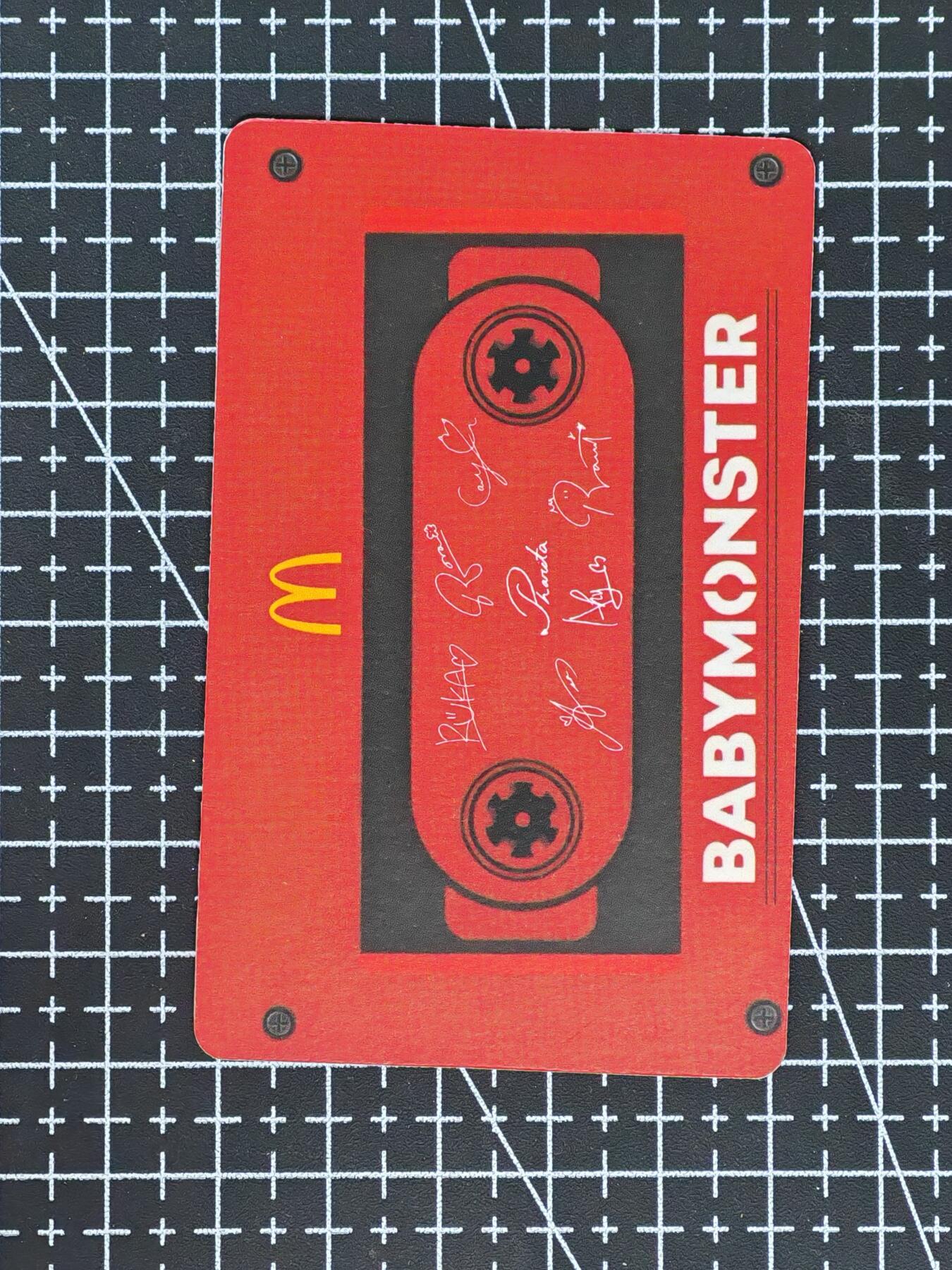 琦卡当当铺≯第24期★★各种小漏~支持寄存★★~【9点40结束】扫码加群抽[包邮券]~周二结束 宝怪-Babymonster-代言麦当劳联名-自印应援周边-全家福-小卡-1张