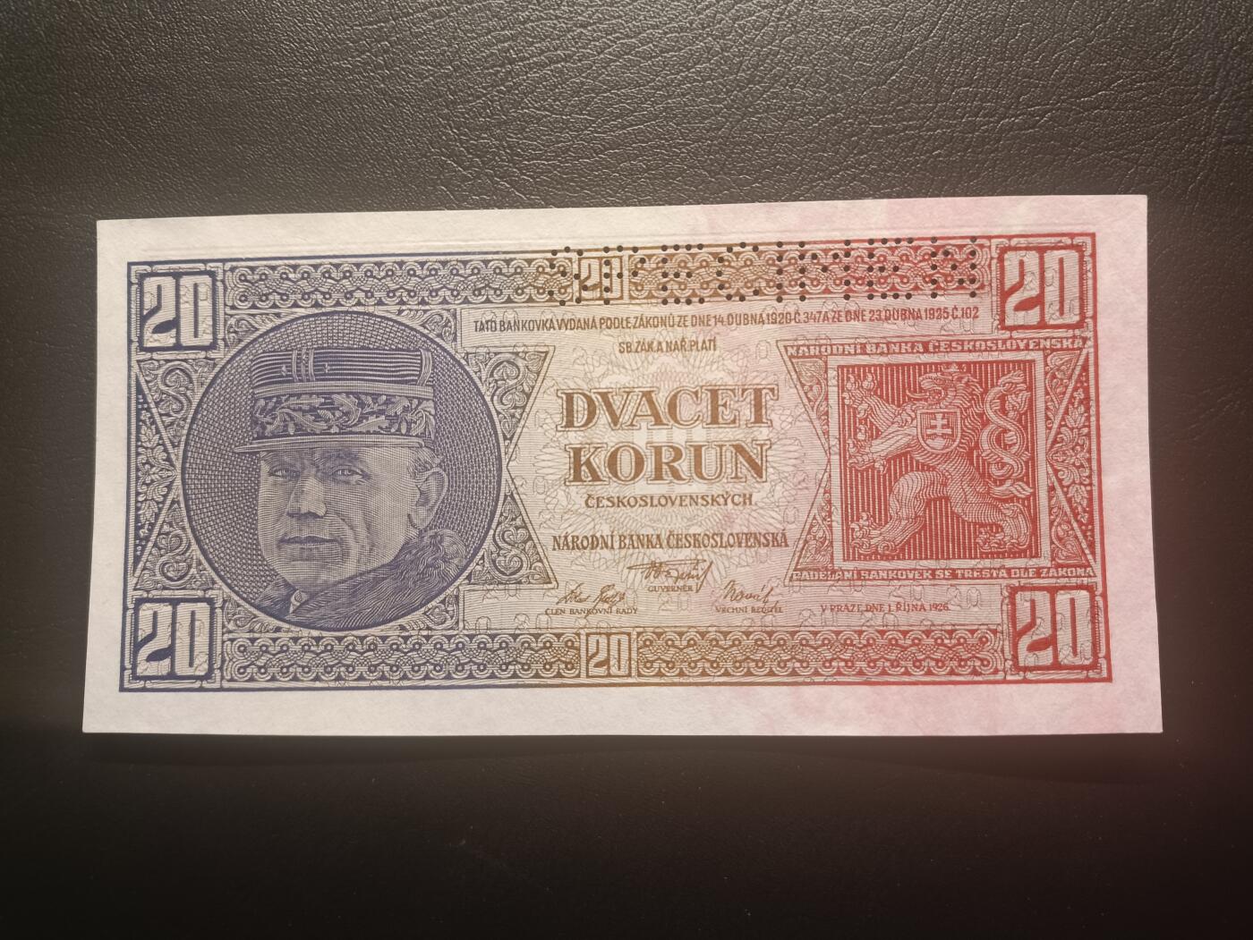 2025十二月第二期，总207期 捷克斯洛伐克1926版20克朗UNC打孔票样，首任财政部长拉辛和斯特凡尼克将军，少见早期品种