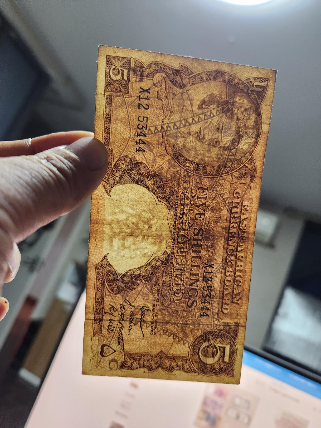 12月10号晚上8点 外国纸币自动截拍第71场 女王纸币 东非5先令 444豹子号