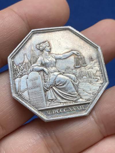 《竞宝斋》第446场 周日，周一，2场连拍 （全场包邮） - 法国鲁昂商事法院八角银质代币，热门经典，雕刻精美，正面图背景是著名的沙特尔大教堂。19.6克 36mm 神灯边铭