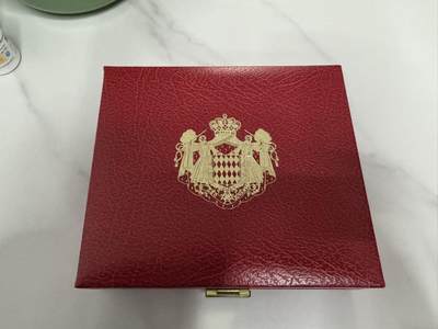 《外钞收藏家》第五百九十二期（精选场）（本平台长期征集拍品、欢迎藏友们联系合作） - 摩纳哥2004年官方发行精制欧元套币 带5欧元大银币！非常稀少！国外拍回！2009年不带5欧元大银币的都要3000多了！这套超级收藏性价比超高！