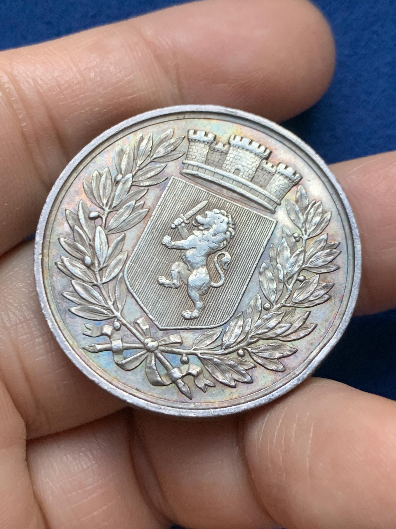 《竞宝斋》第446场 周日，周一，2场连拍 （全场包邮） 法国1801年里昂证券交易所纪念银章，手指AR边铭，35.2mm，21.9克。