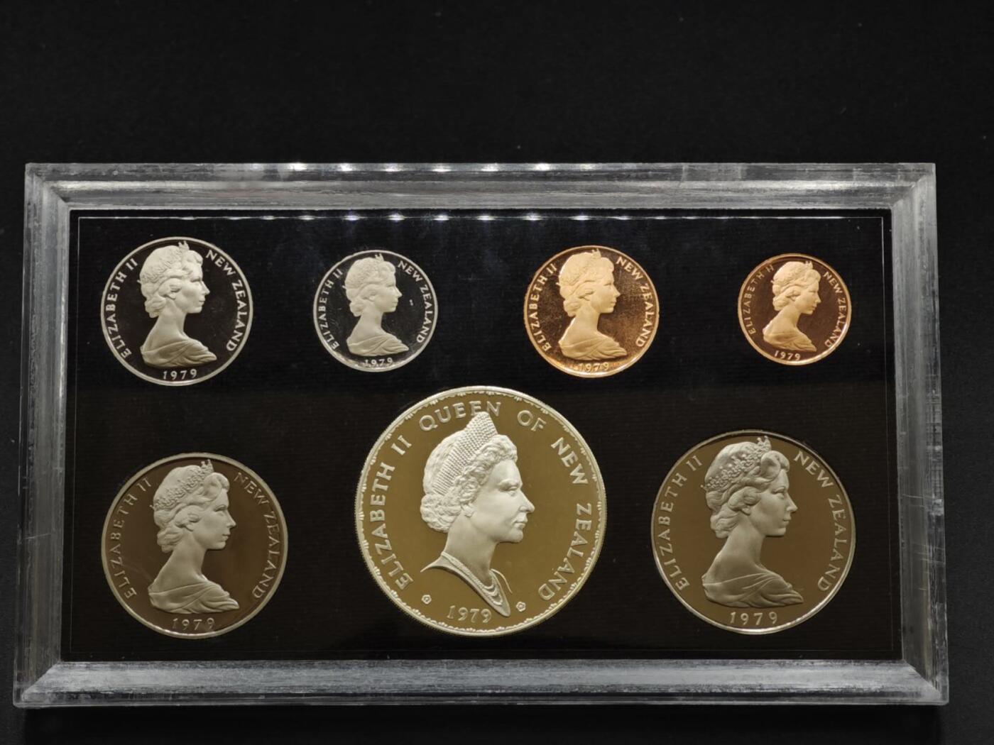 【淘币小摊】实时拍第八百二十二拍   银币套币场   满百包邮可预留二周 每周一统一发货   新西兰1979年精制套币含1元银币925银重27.2克925银银价333