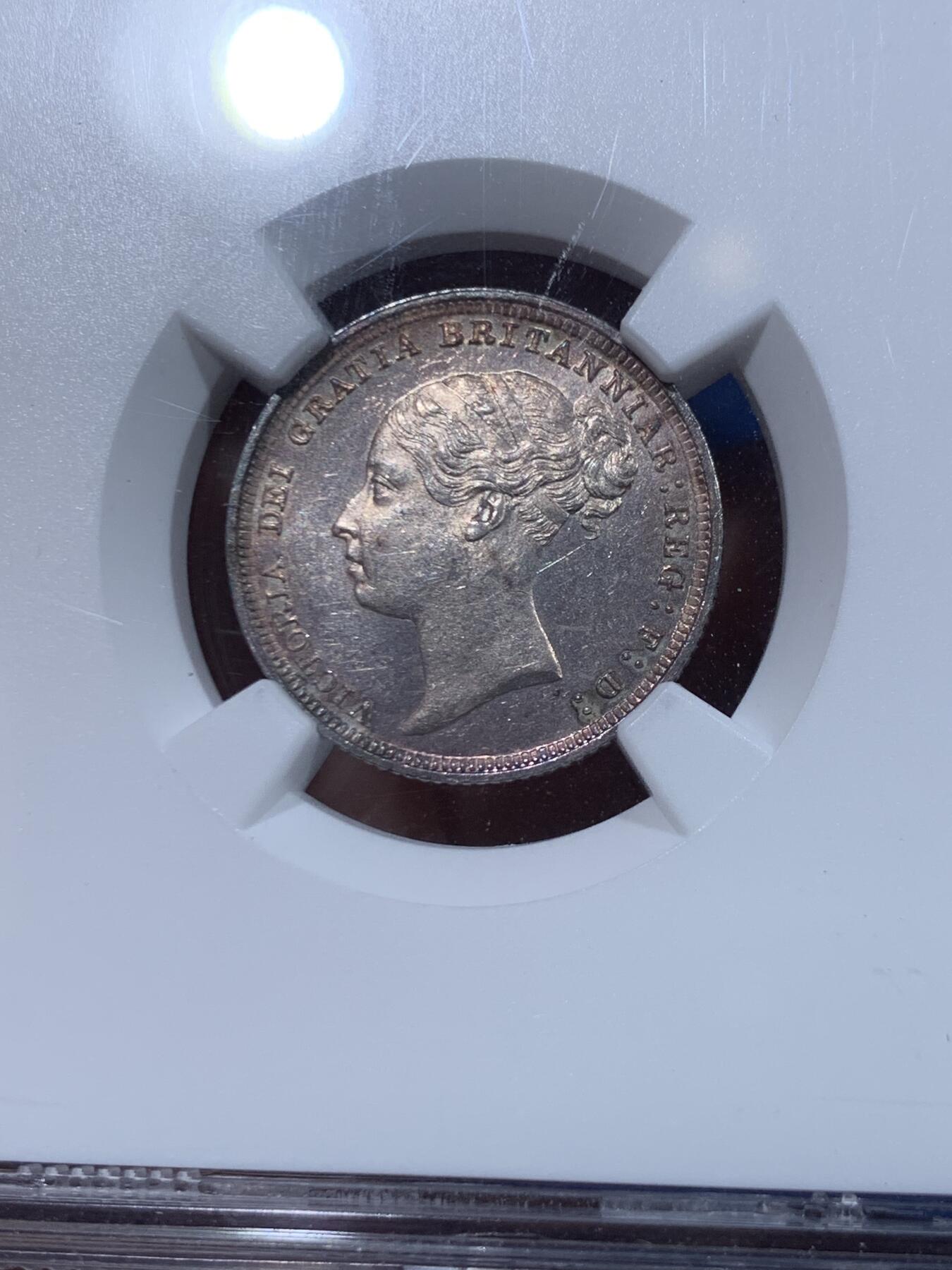 《竞宝斋》第446场 周日，周一，2场连拍 （全场包邮） NGC MS62 英国1887年小维六便士 幸运币 好看的紫罗兰包浆，一步到位的收藏，不用换藏。