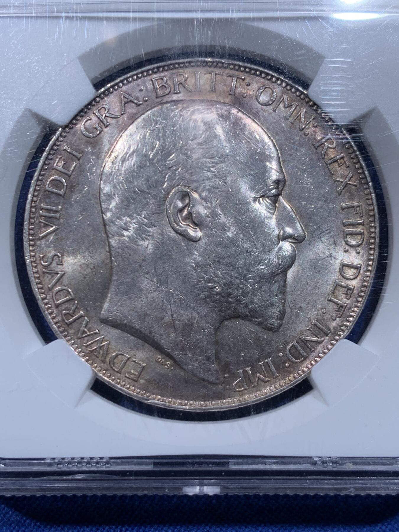 《竞宝斋》第446场 周日，周一，2场连拍 （全场包邮） NGC MS62 英国1902年爱德华七世1克朗马剑银币 普制低评，两面粉光带彩，马剑面转光犀利。