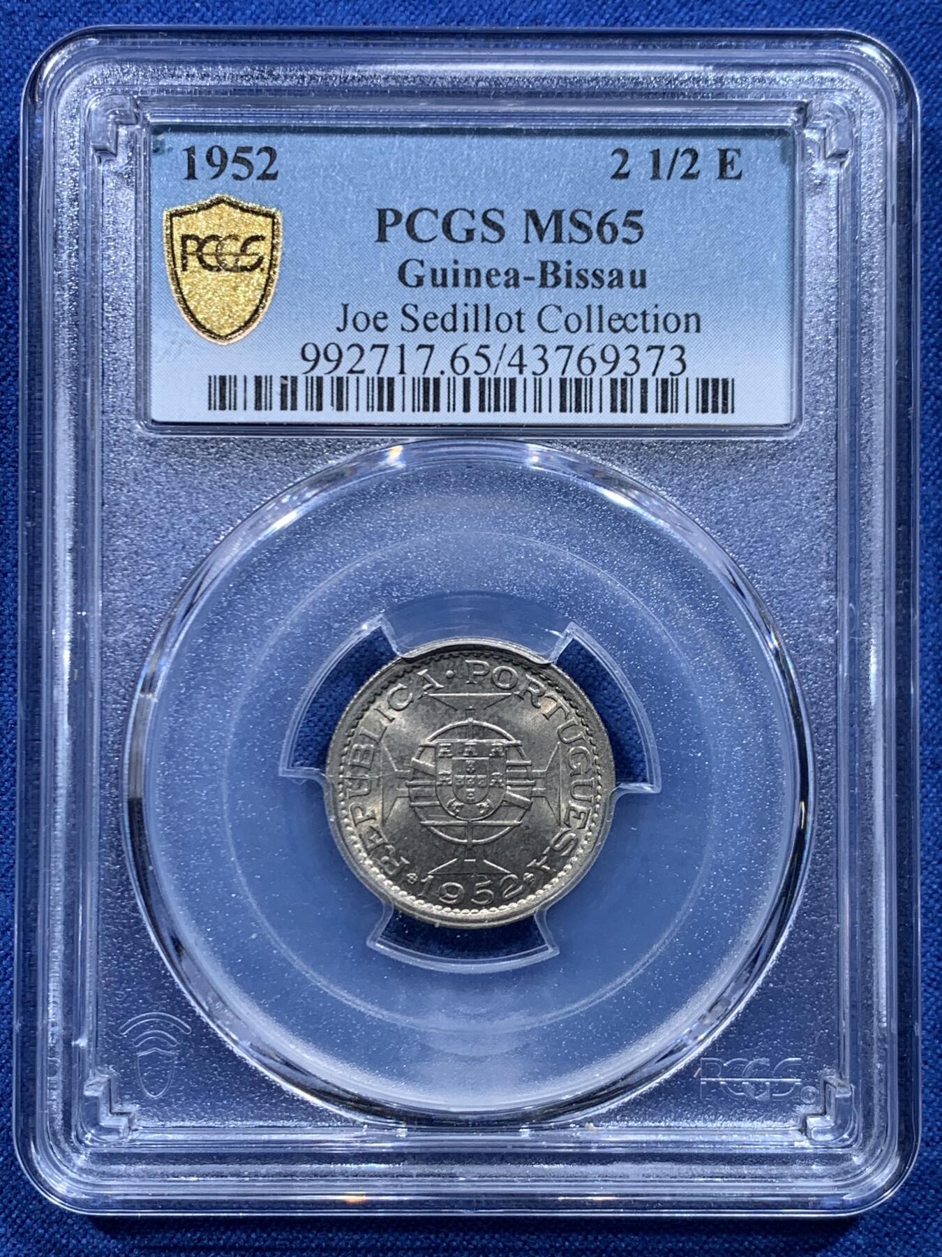 《竞宝斋》第446场 周日，周一，2场连拍 （全场包邮） PCGS MS65 几内亚 1952年 2.5E 季军分 名家旧藏 淡彩包浆 状态很好