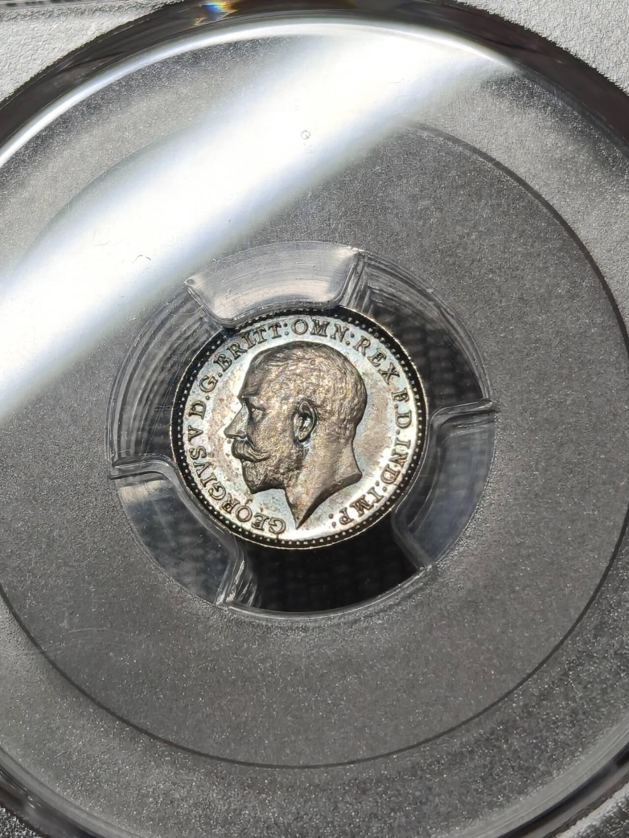 PCGS评级1911年英国乔治五世濯足节银币PL65 三枚连号，品相状态极佳，全是蓝绿色油润包浆