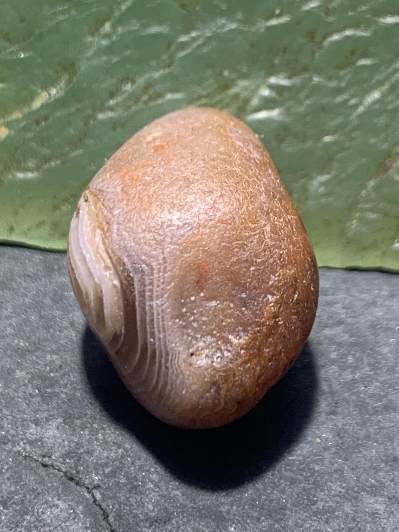 精美天眼纹水冲籽川料南红玛瑙原石一颗，