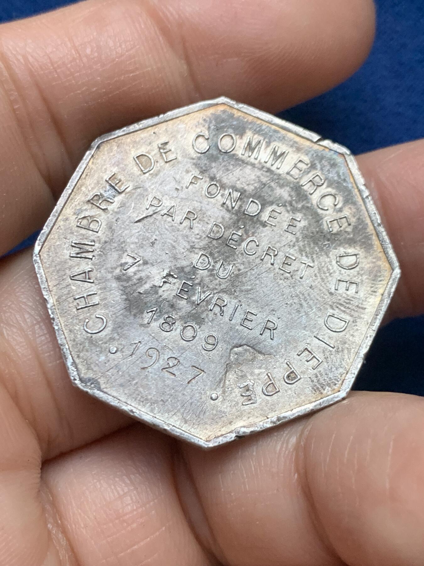 《竞宝斋》第446场 周日，周一，2场连拍 （全场包邮） 1927法国迪耶普商会八角银质代币 光边 17克 33.8mm 