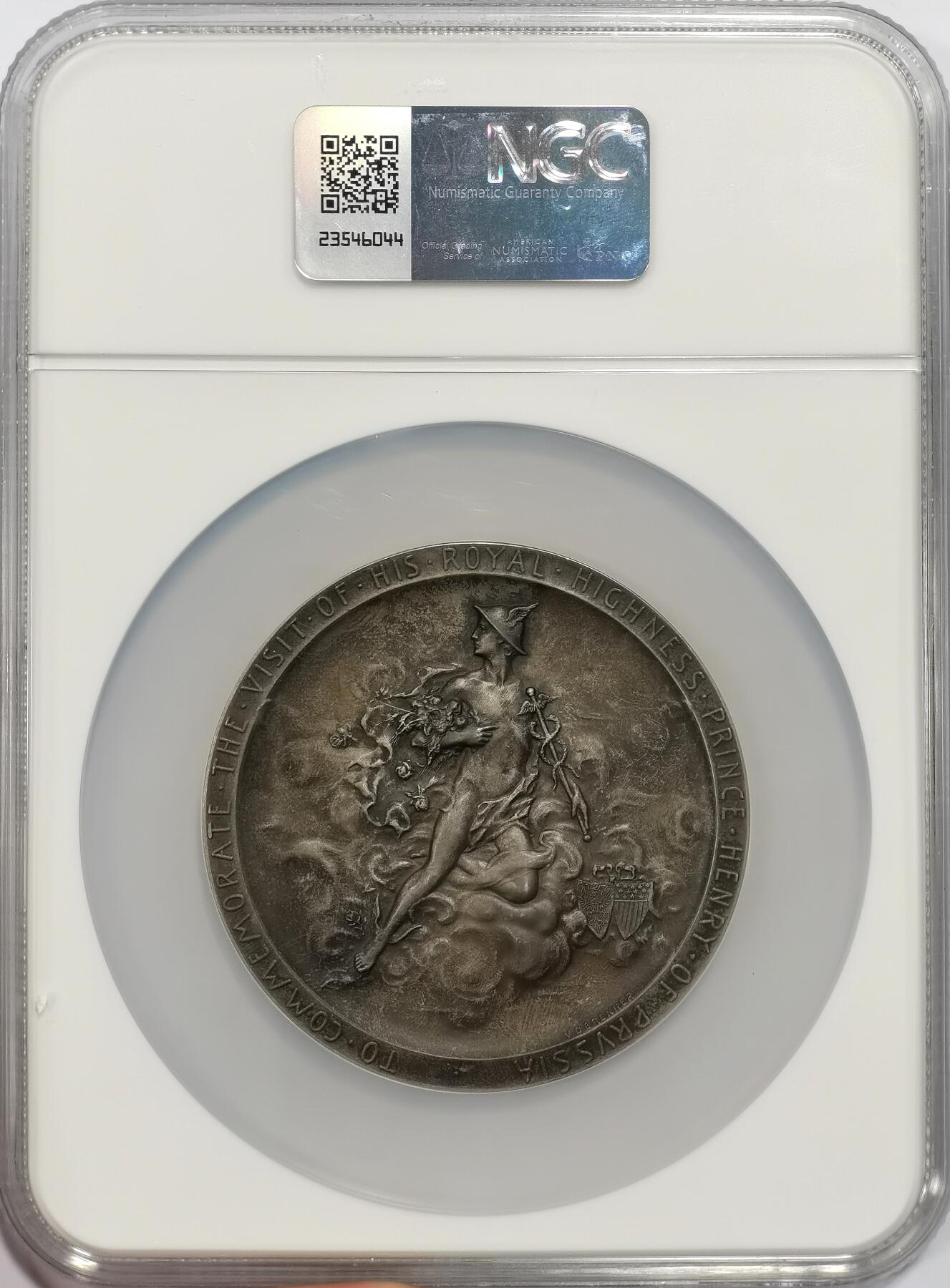 博洋堂藏家专场系列之美国钱币白金之夜专场②暨第152期（全场包邮）  NGC MS64 美国1902年纪念德国普鲁士王子访问纪念大银章 尺寸69.7MM 正面为身穿戎装的普鲁士王子 背面为代表商业繁荣的墨丘利身处云层中看向西方 在背面的右下角还有代表美国的盾徽和普鲁士的鹰徽 老包浆 雕刻的极其精美 发行量301枚 matte工艺