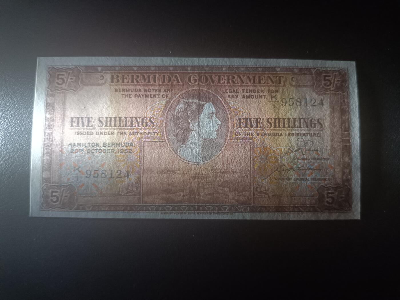 2025十二月第二期，总207期 英属百慕大1952年5先令AUNC此年份首冠K/1，青年女王和总督府徽章