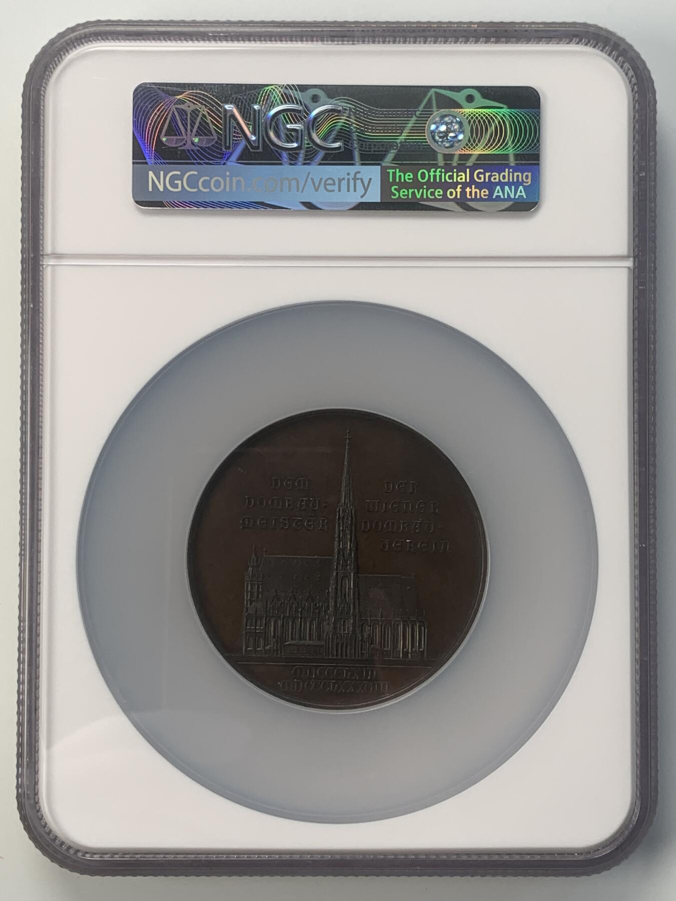 掌中浮雕-藏着的欧洲第045场 NGC MS63 : 1888 年维也纳圣史蒂芬大教堂落成 25 周年纪念，58mm，正面为建筑师弗里德里希·弗赖赫尔·冯·施密特。奥地利章牌艺术大师安东·沙夫（A.Scharff）设计作品