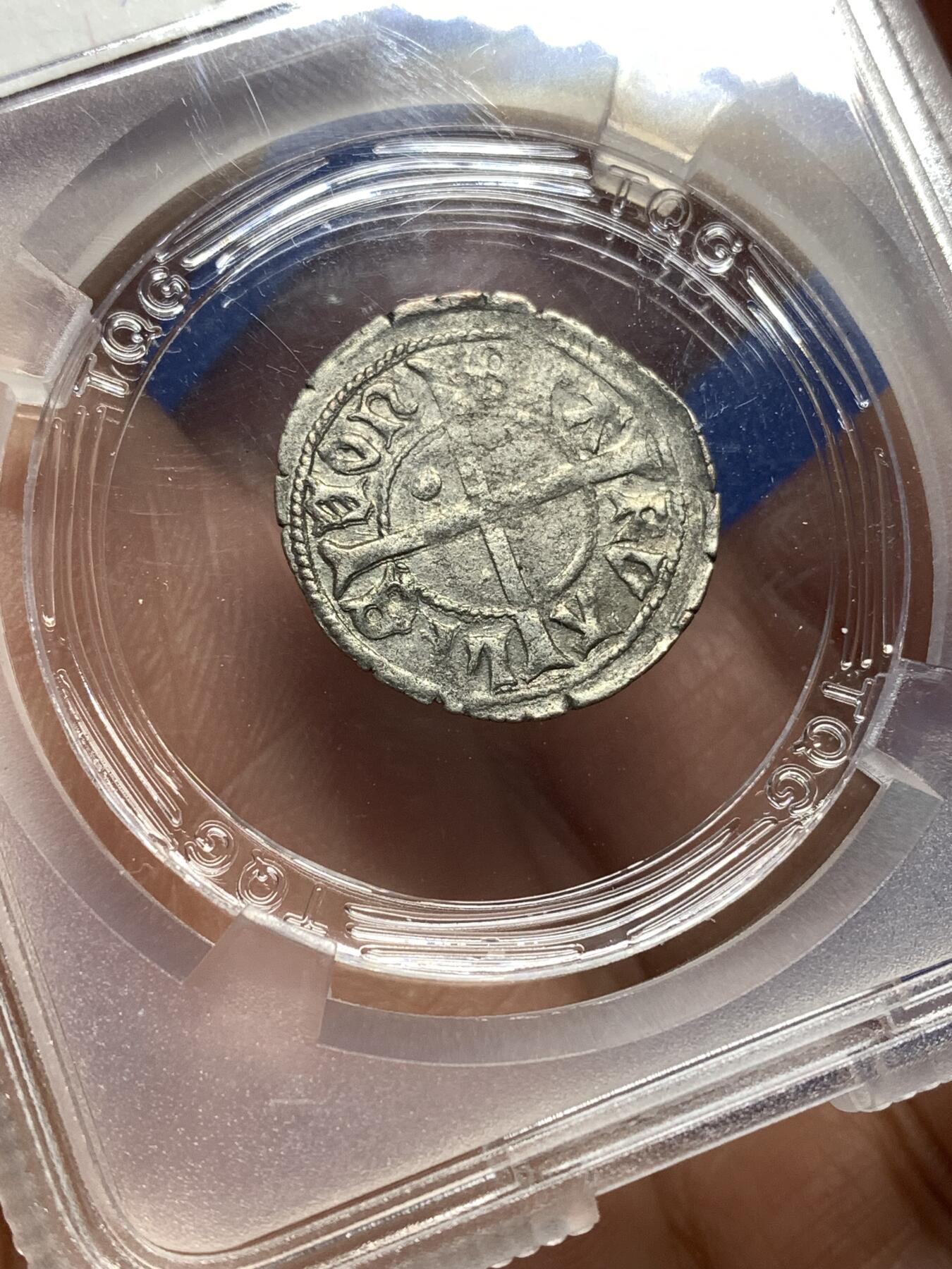 《竞宝斋》第446场 周日，周一，2场连拍 （全场包邮） TQG XF 利沃尼亚骑士团（宝剑骑士团） 1494-1500年 1先令 银币 骑士团银币 沃尔特大团长在位时期发行 打制不错 细节较好 少见品种