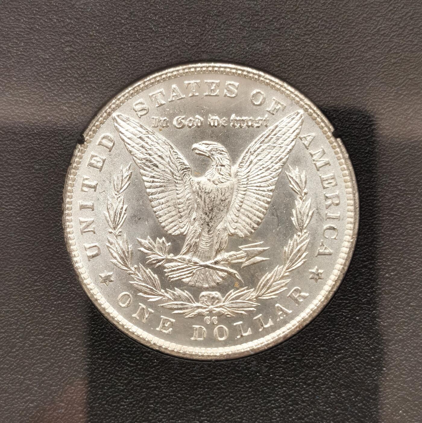 博洋堂藏家专场系列之美国钱币白金之夜专场②暨第152期（全场包邮）  NGC MS66 美国1882 CC 摩根 卡森厂 GSA大封装 盒证皆全 此分数为卡森厂钱币分水岭 评级数量断层式减少 仅为65分的约六分之一 仅为1883年同分的一半 麦稀奇所见最高分 品相完美 极其难得的高分藏品 不可错过 NGC指导价为2100USD 约15000RMB