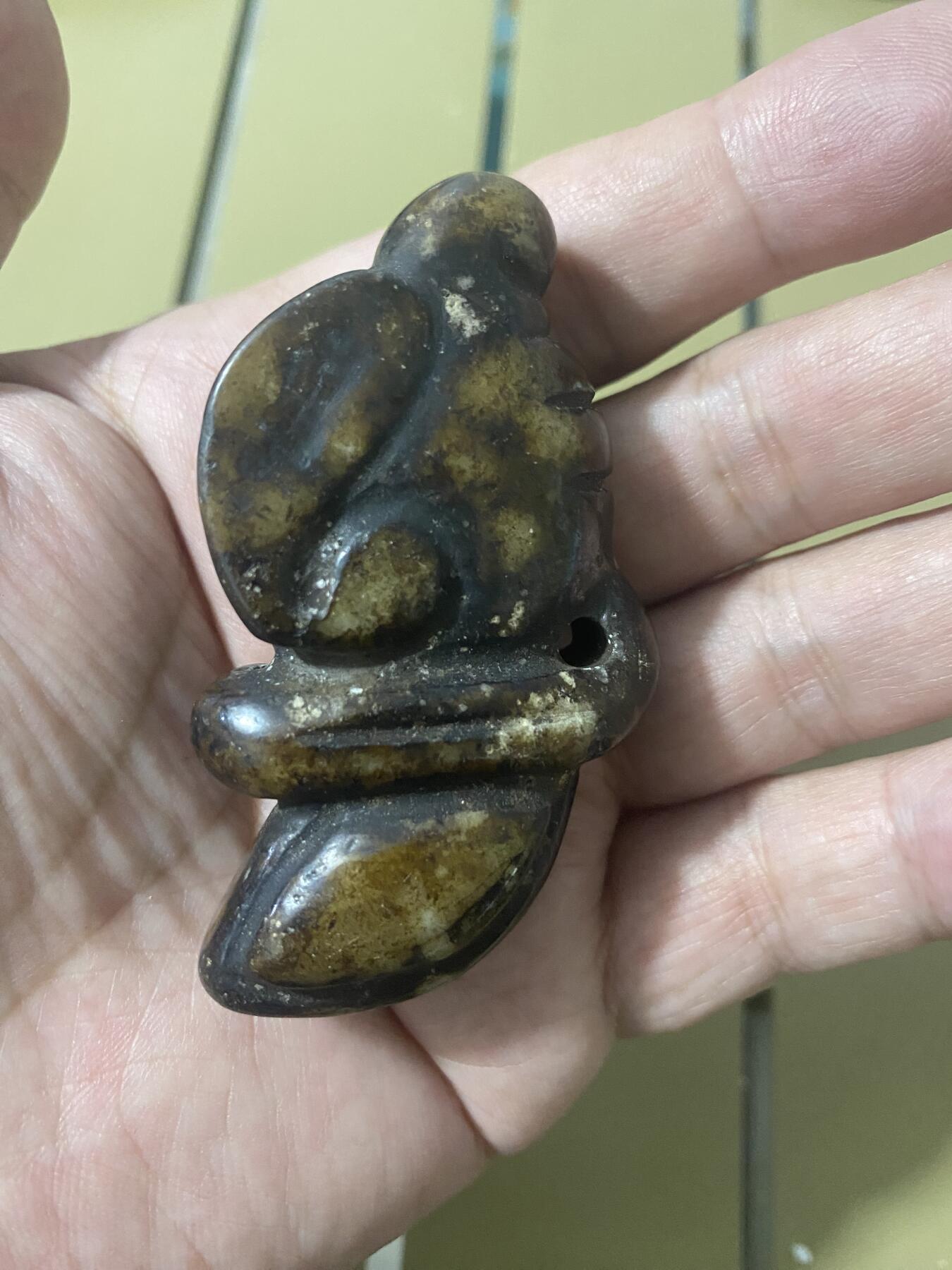 江南站杂件场 老玉石手把件