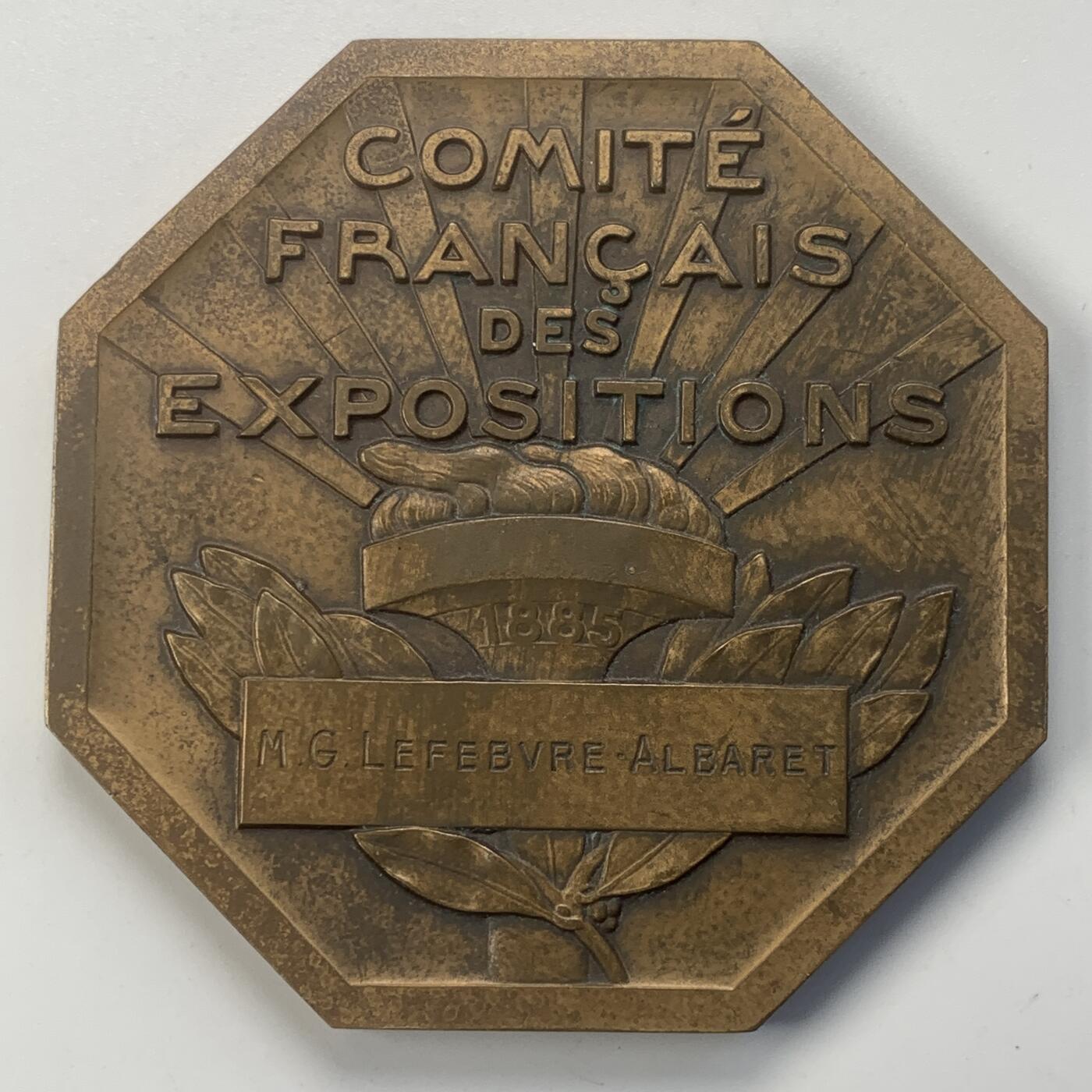 掌中浮雕-藏着的欧洲第045场 1885年法国巴黎展览中心博览会实发奖章，对边72mm，166g，（此枚雕刻家大量运用黄金分割，使作品整体非常和谐、大气）