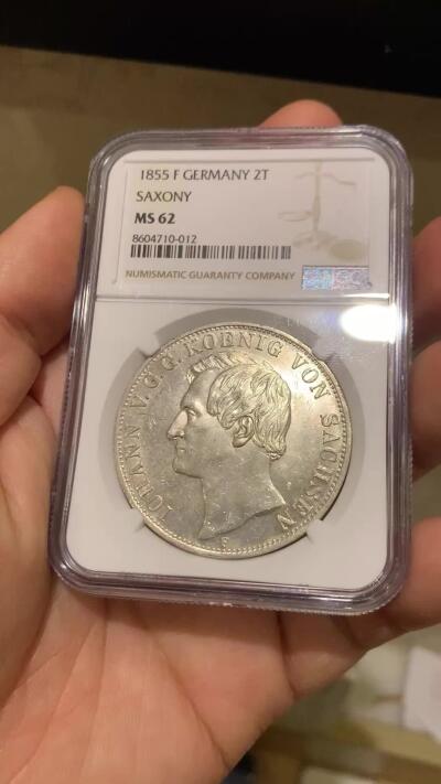 《竞宝斋》第446场 周日，周一，2场连拍 （全场包邮） 季军分 NGC MS62 德国 1855年 萨克森王国 约翰一世 2泰勒37克的大银币 仅发行两年 值得入手 手感十足