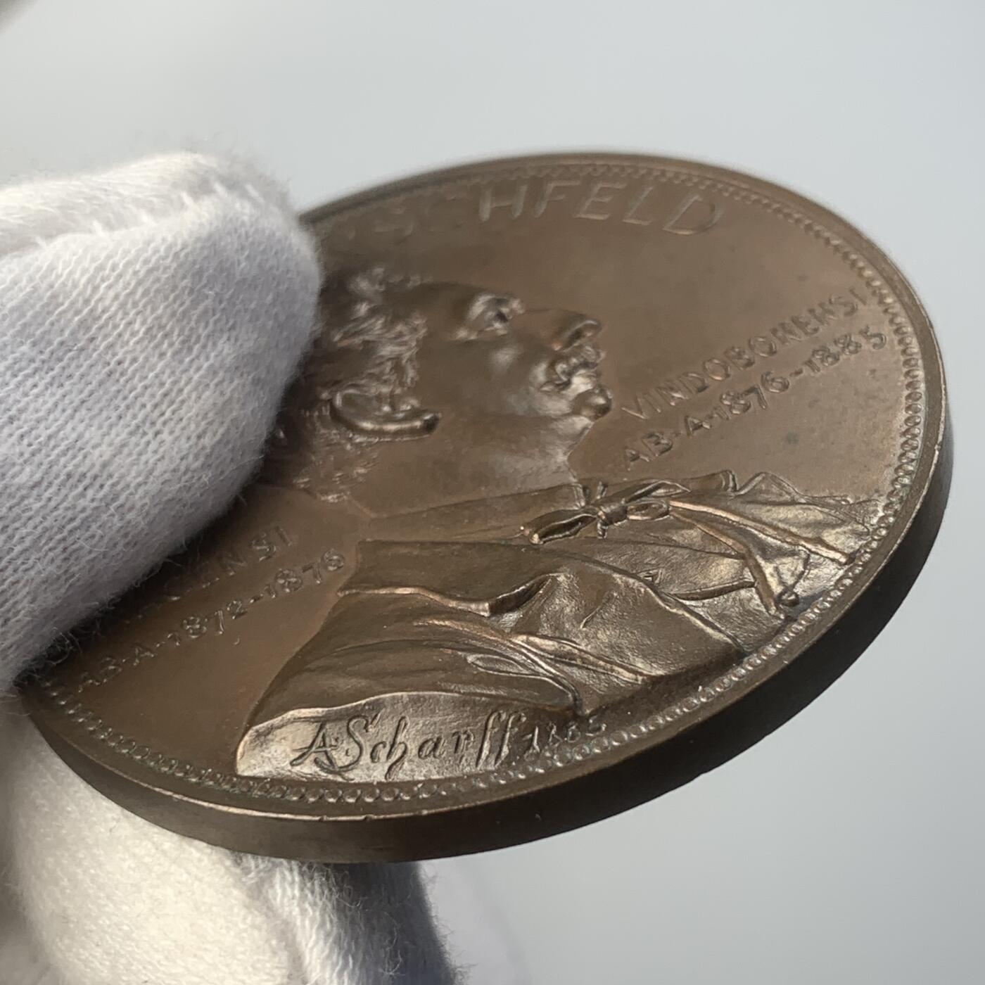 掌中浮雕-藏着的欧洲第045场 1885年历史学家奥托·希费尔德教授铜章，46.5mm，奥地利章牌艺术大师安东·沙夫（A.Scharff）设计作品，少见品种，送合适的亚克力盒子,