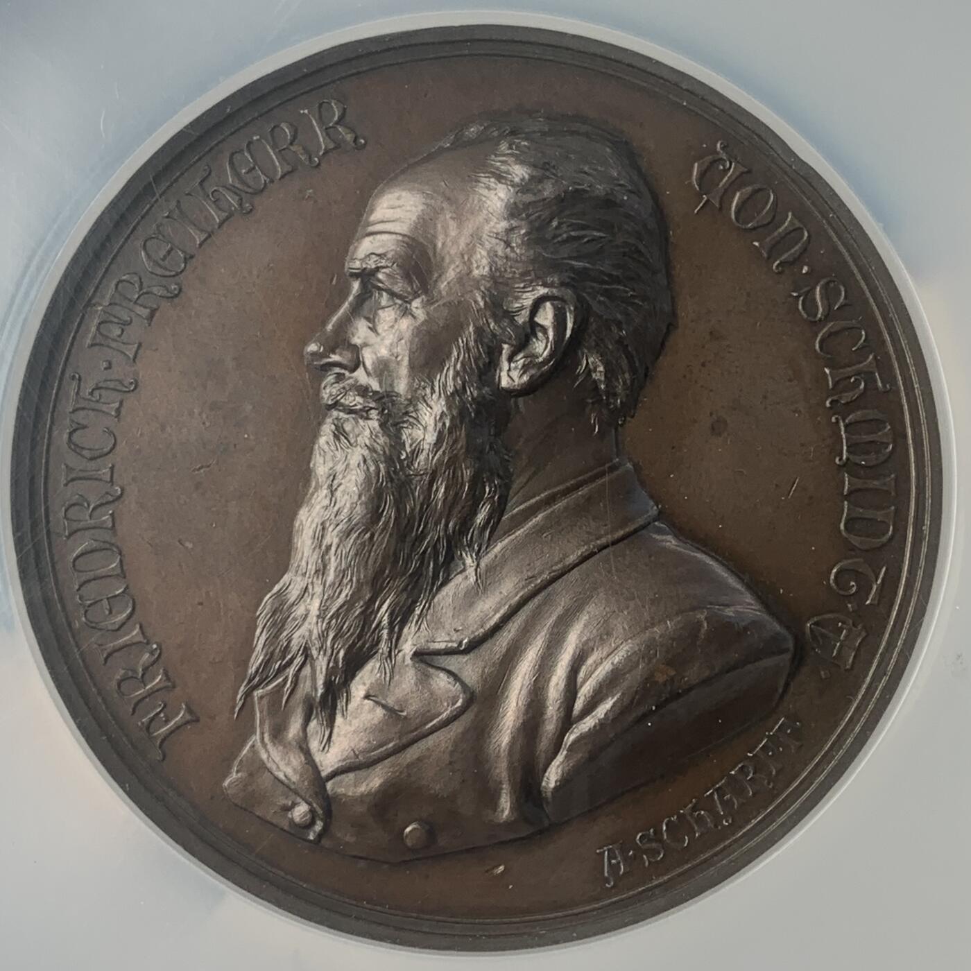 掌中浮雕-藏着的欧洲第045场 NGC MS63 : 1888 年维也纳圣史蒂芬大教堂落成 25 周年纪念，58mm，正面为建筑师弗里德里希·弗赖赫尔·冯·施密特。奥地利章牌艺术大师安东·沙夫（A.Scharff）设计作品