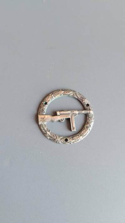 嘉宝良覃世界勋赏第18期拍卖 - 丹麦二战冲锋枪营银制证章