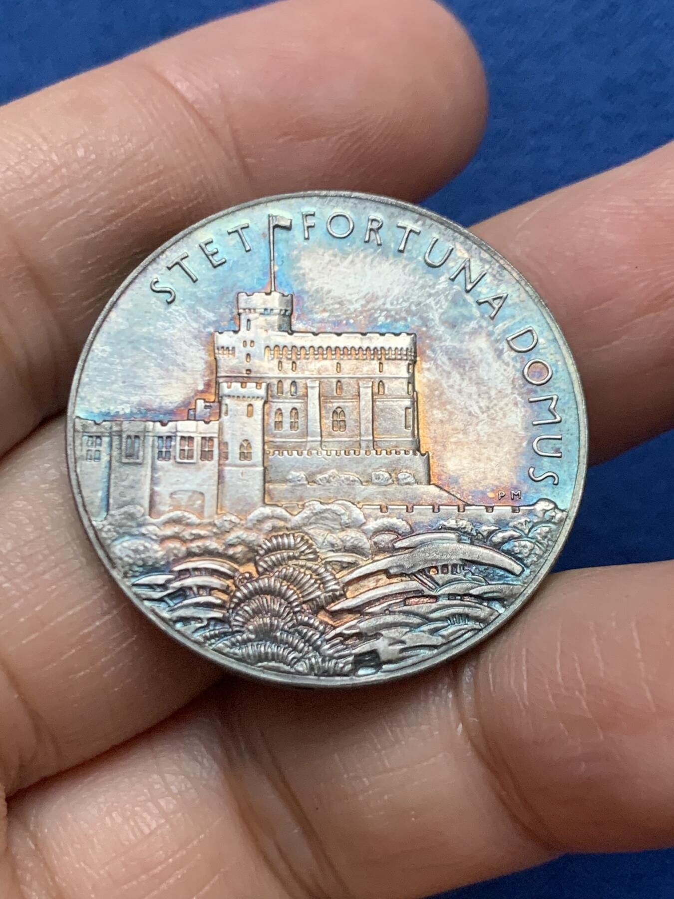 《竞宝斋》第446场 周日，周一，2场连拍 （全场包邮） 英国1935年乔治五世银禧纪念银质奖章 15.7克 31.5mm