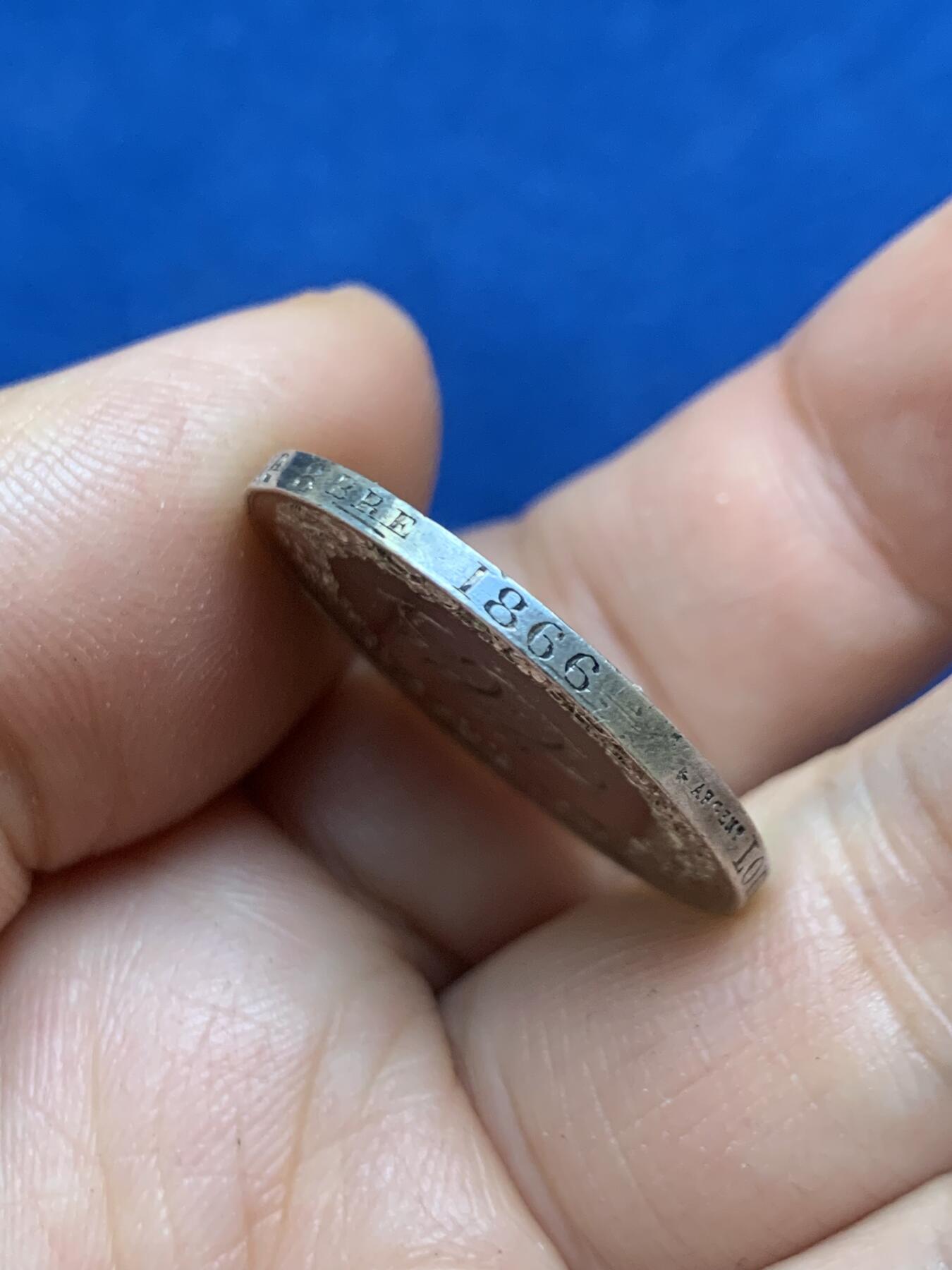 《竞宝斋》第446场 周日，周一，2场连拍 （全场包邮） 法国婚章 1866 银标边铭 9.85克 27.3mm 边铭周圈刻字 背面花体字