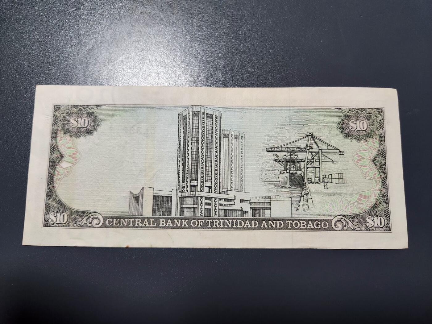 12月10号晚上8点 外国纸币自动截拍第71场 特立尼达和多巴哥10元 1979年 极美品 签名稀少