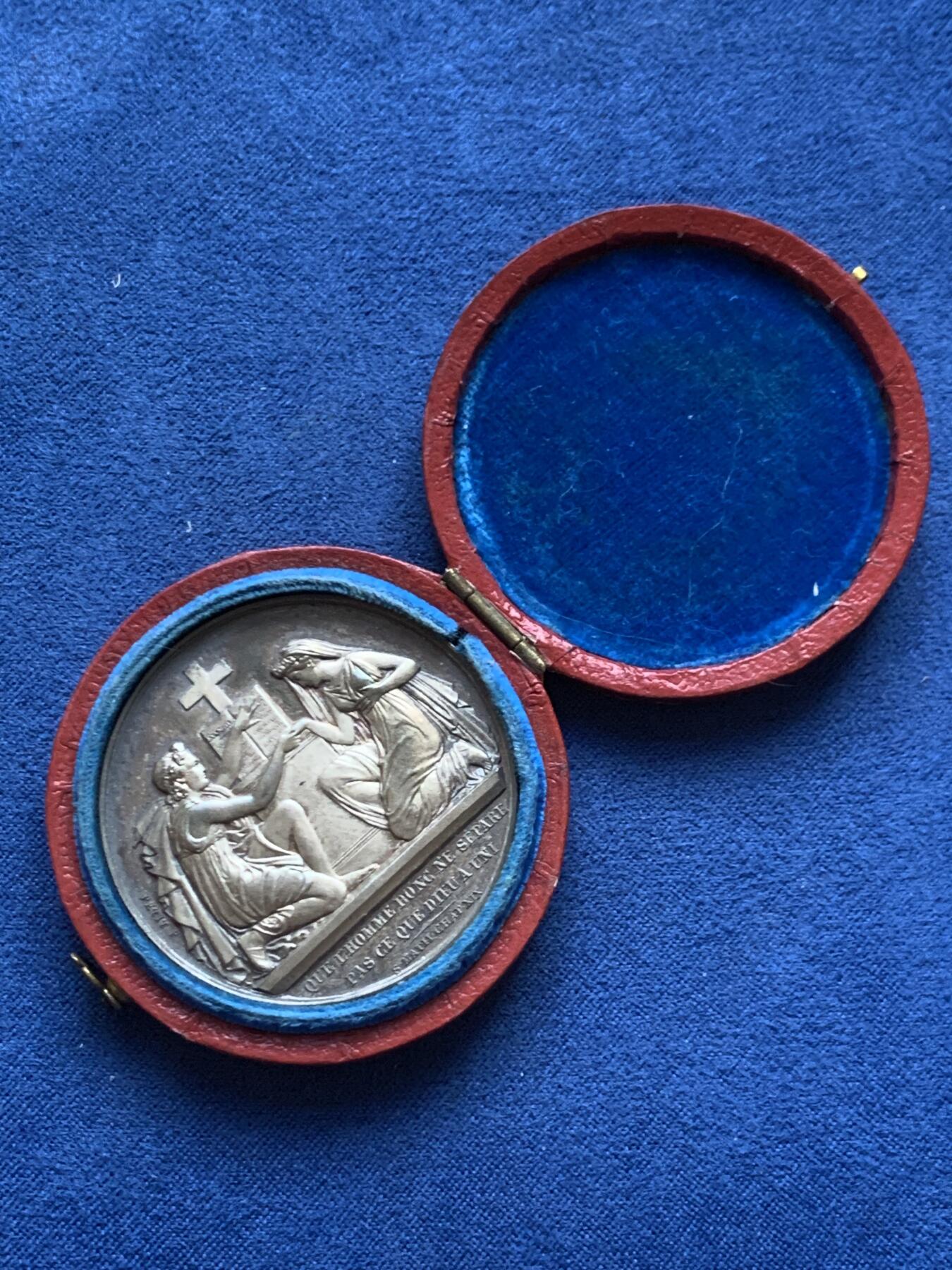 《竞宝斋》第446场 周日，周一，2场连拍 （全场包邮） 法国1875年婚礼银章 蜜蜂银标 24.35克 39.1mm 带盒