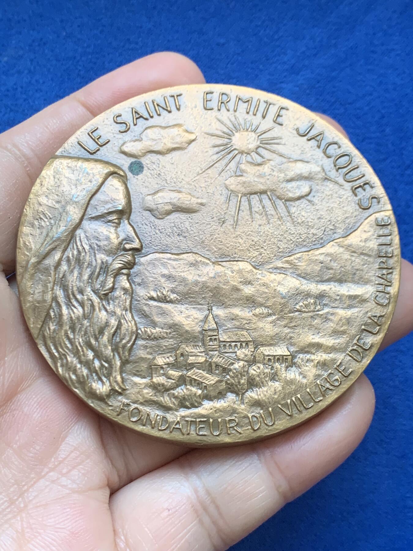 《竞宝斋》第446场 周日，周一，2场连拍 （全场包邮） 法国小教堂村创建人圣雅各布大铜章 直径67.7mm 重量182.7g 1984 丰饶角铜标