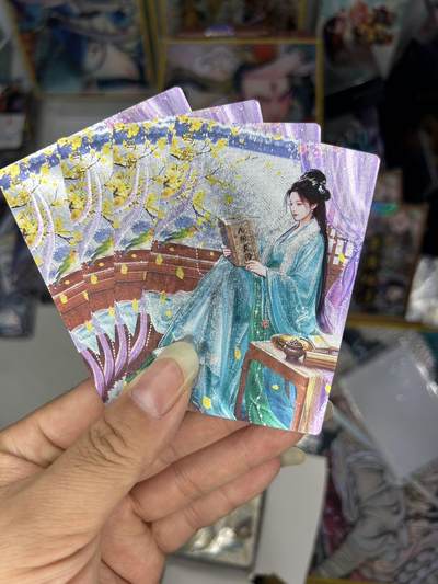 喜灰玩卡首拍第一期免佣金 - 桔梗神凰百剑行冯衡三渐变加人体艺术卡共四张