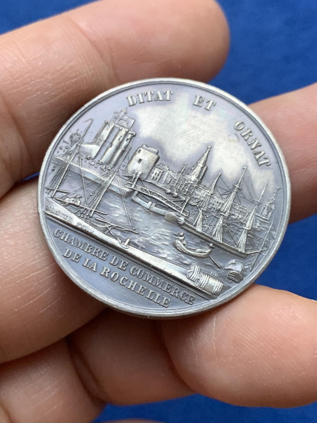 《竞宝斋》第446场 周日，周一，2场连拍 （全场包邮） 法国拉罗谢尔商会银质代币 16.35克 32.7mm 丰饶角1银标