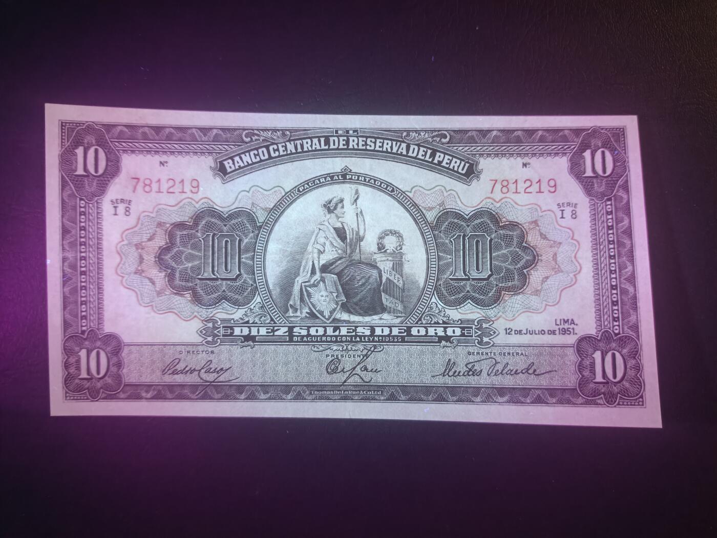 2025十二月第二期，总207期 秘鲁1951年10索尔AUNC，拉美版自由女神和国徽，早期品种