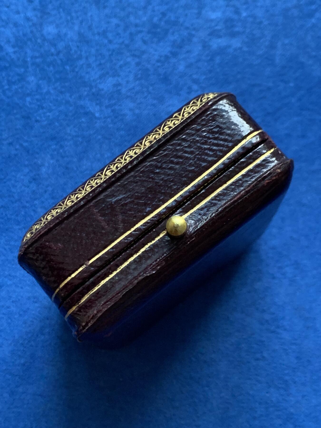 《竞宝斋》第446场 周日，周一，2场连拍 （全场包邮） 名家名作 L.Bottee 法国五小天使婚礼银章 13.4克 30.3mm 丰饶角银标 带原盒 字迹对应 首字母缩写 稀有